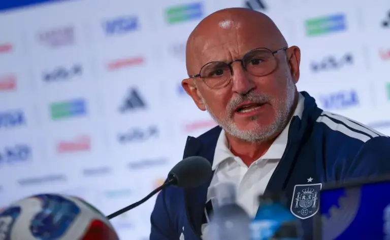 FOTOGRAFÍA. NUEVA YORK (ESTADOS UNIDOS DE AMÉRICA, EEUU), 17 DE JULIO DE 2026. España: Messi tiene un talento descomunal. Luis de la Fuente Castillo, técnico de la selección española, afirmó este viernes que, respecto a las comparaciones entre Lamine Yamal Nasraoui Ebana (Lamine Yamal) y Lionel Andrés Messi Cuccittini (Leo Messi).