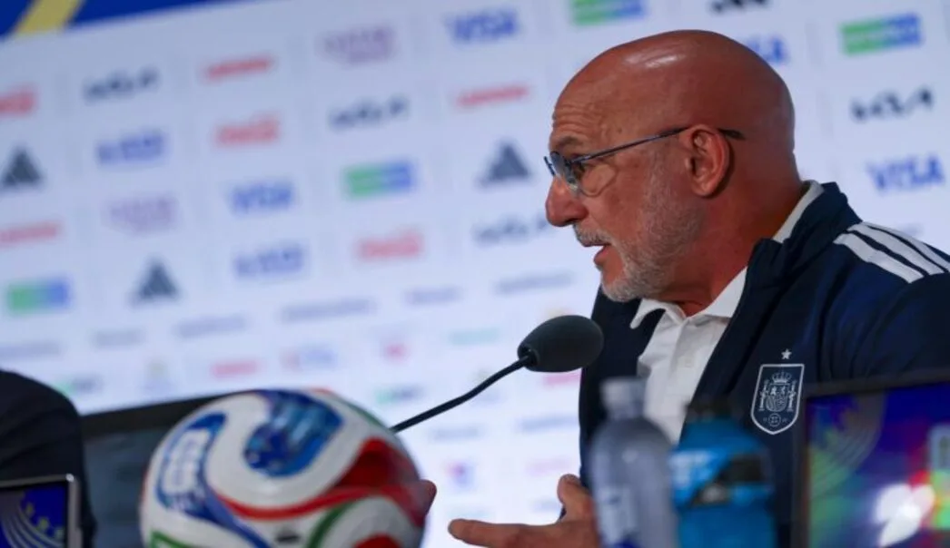 FOTOGRAFÍA. NUEVA YORK (ESTADOS UNIDOS DE AMÉRICA, EEUU), 17 DE JULIO DE 2026. España: Messi tiene un talento descomunal. Luis de la Fuente Castillo, técnico de la selección española, afirmó este viernes que, respecto a las comparaciones entre Lamine Yamal Nasraoui Ebana (Lamine Yamal) y Lionel Andrés Messi Cuccittini (Leo Messi).
