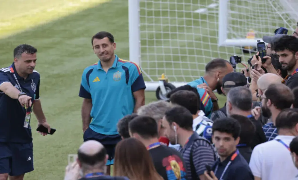 FOTOGRAFÍA.LOS ÁNGELES (ESTADOS UNIDOS DE AMÉRICA EEUU, 09 DE JULIO DE 2026. Oyarzabal: La celebración del gol indica la familia que somos. El delantero Mikel Oyarzabal atiende a la prensa antes del entrenamiento de la selección española de fútbol, este jueves en Los Ángeles, en la víspera del partido de cuartos de final del Mundial 2026 que le enfrenta a Bélgica. Efe