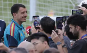 FOTOGRAFÍA.LOS ÁNGELES (ESTADOS UNIDOS DE AMÉRICA EEUU, 09 DE JULIO DE 2026. Oyarzabal: La celebración del gol indica la familia que somos. El delantero Mikel Oyarzabal atiende a la prensa antes del entrenamiento de la selección española de fútbol, este jueves en Los Ángeles, en la víspera del partido de cuartos de final del Mundial 2026 que le enfrenta a Bélgica. Efe