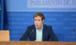 FOTOGRAFÍA. SEVILLA (ANDALUCÍA) ESPAÑA, 22 DE JULIO DE 2026. VOX destaca su plan para el retorno de sanitarios a Andalucía. El nuevo portavoz del Grupo Parlamentario de VOX en el Parlamento de Andalucía, Javier Cortés Lucena, ofrece su primera rueda de prensa sobre la actualidad política andaluza. Lasvocesdelpueblo (Ñ Pueblo)