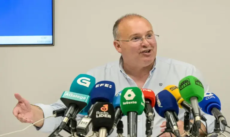 FOTOGRAFÍA. LA CORUÑA (GALICIA) ESPAÑA, 17 DE JULIO DE 2026. PP: La sentencia del TJUE sobre Amnistía no avala ni su constitucionalidad ni su oportunidad política. El secretario general del Partido Popular (PP), Miguel Ángel Tellado Filgueira (Miguel Tellado), en una rueda de prensa este viernes en La Coruña, Comunidad Autónoma de Galicia, España. Efe