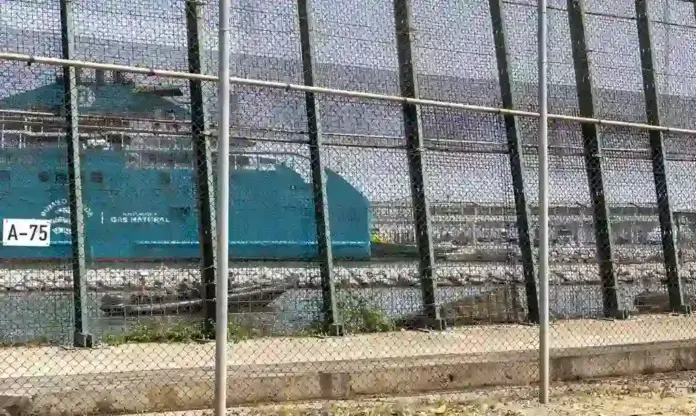 cerrada-la-frontera-entre-espana (1) FOTOGRAFÍA. BENI ENZAR (MELILLA) ESPAÑA, 30 DE JULIO DE 2026. Ceuta, España cierra su frontera de Beni Enzar (Melilla) con Marruecos. La Guardia Civil ha reforzado con varias patrullas el dique sur de Melilla. Efe