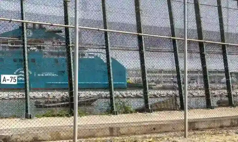FOTOGRAFÍA. BENI ENZAR (MELILLA) ESPAÑA, 30 DE JULIO DE 2026. Ceuta, España cierra su frontera de Beni Enzar (Melilla) con Marruecos. La Guardia Civil ha reforzado con varias patrullas el dique sur de Melilla. Efe
