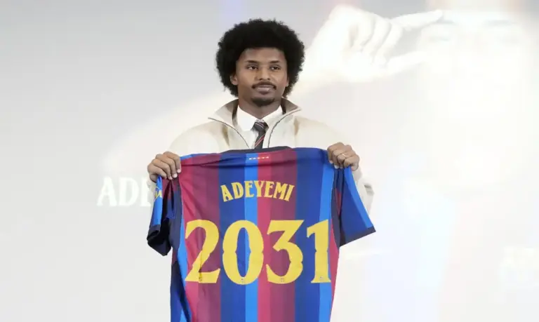 FOTOGRAFÍA. BARCELONA (CATALUÑA) ESPAÑA, 23 DE JULIO DE 2026. Karim Adeyemi, nuevo jugador del Barça hasta el 30 de junio de 2031. El FC Barcelona presentó este mediodía al nuevo jugador del club, el delantero alemán de 24 años Karim Adeyemi prodedente del Borussia Dormund y que ha firmado un contrato con el club azulgran hasta el año 203. Efe