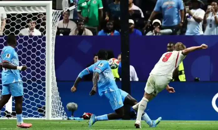 RDC, Inglaterra FOTOGRAFÍA. ATLANTA (ESTADO DE GEORGIA) ESTADOS UNIDOS DE AMÉRICA EEUU, 01 DE JULIO DE 2026. Kane rescata a Inglaterra ante República Democrática del Congo 2-1. Dos goles de Harry Kane en un margen de once minutos, entre el 75 y el 86, dieron la vuelta al marcador contra la República Democrática del Congo (2-1) y clasificaron a Inglaterra para los octavos de final del Mundial 2026, en los que se enfrentará a la selección de México. Efe
