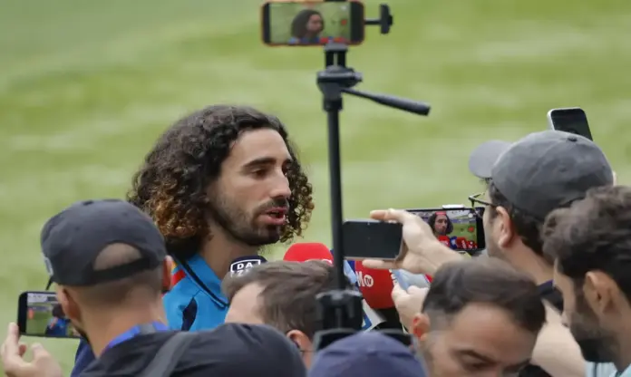 Cucurella FOTOGRAFÍA. CARSON (ESTADOS UNIDOS DE AMÉRICA EEUU), 01 DE JULIO DE 2026. Marc Cucurella Saseta, lateral izquierdo de la selección española, entiende como algo "normal" las críticas al equipo tras la primera fase, a la vez que aseguró, en la víspera de los dieciseisavos de final del Mundial ante Austria de este jueves, que prefiere "no jugar tan bien al fútbol y pasar de rondas". Efe