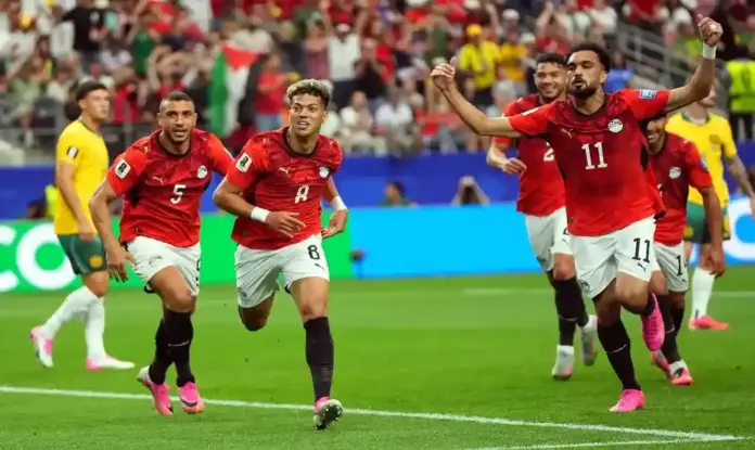 Egipto vs Australia Mundial 2026 FOTOGRAFÍA. ARLINGTON (ESTADOS UNIDOS DE AMÉRICA, EEUU), 03 DE JULIO DE 2026. Egipto y Australia se jugan el pase a octavos en la prórroga 1-1. Los jugadores de Egipto celebran el 1-0 ante Australia en los dieciseisavos del Mundial. Efe