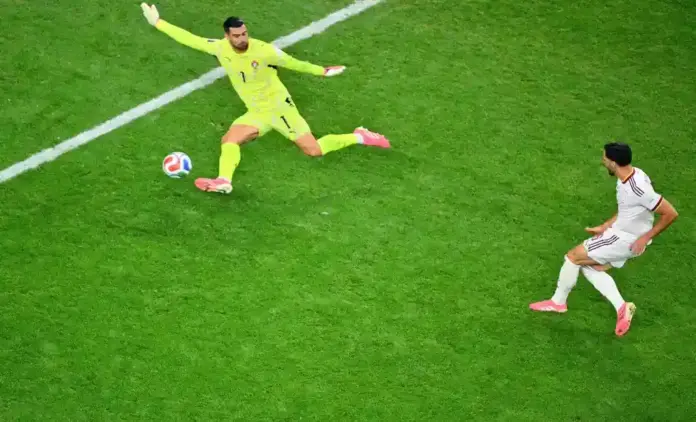 FOTOGRAFÍA. DALLAS (ESTADO DE TEXAS) ESTADOS UNIDOS DE AMÉRICA EEUU, 06 DE JULIO DE 2026. Merino mantiene vivo el sueño de la segunda estrella de España ante Portugal 0-1. Mikel Merino (c) de España celebra un gol este lunes, en un partido de los octavos de final del Mundial de la FIFA 2026 entre Portugal y España en el estadio AT&T en Arlington (Estados Unidos). Efe