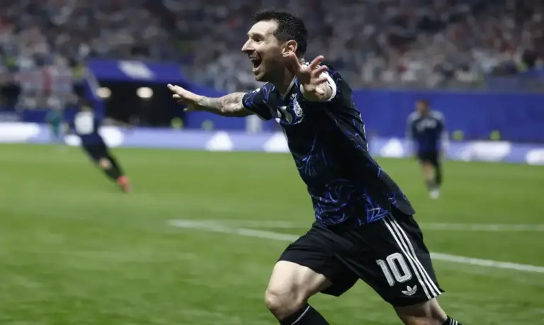 FOTOGRAFÍA. ATLANTA (ESTADOS UNIDOS DE AMÉRICA EEUU), 15 DE JULIO DE 2026. Día 36 Mundial 2026: la mejor defensa de España contra el mejor ataque de Argentina. El futbolista argentino Lionel Messi celebra un gol anotado por su equipo este miércoles, en el partido de semifinales del Mundial 2026 disputado contra Inglaterra. Efe