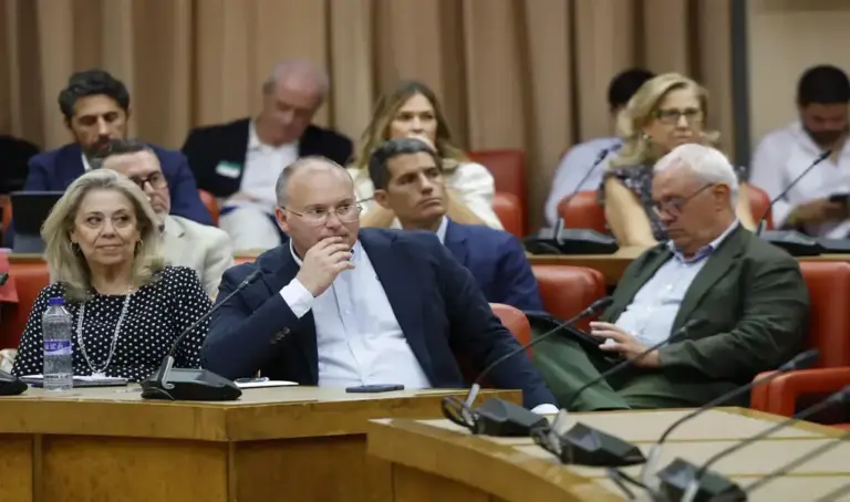 FOTOGRAFÍA. MADRID (ESPAÑA), 29 DE JULIO DE 2026. PP: La familia de Pedro Sánchez debe renunciar a delinquir. El secretario general del Partido Popular (PP), Miguel Ángel Tellado Filgueira (Miguel Tellado), (c). Efe