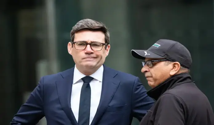 Reino, Ucrania, Rusia FOTOGRAFÍA. KIEV (UCRANIA), 24 DE AGOSTO DE 2026. El primer ministro del Reino Unido, Andy Burnham (i); dijo este lunes que su país seguirá apoyando a los ucranianos pese a las «amenazas indignantes» de Rusia. Efe