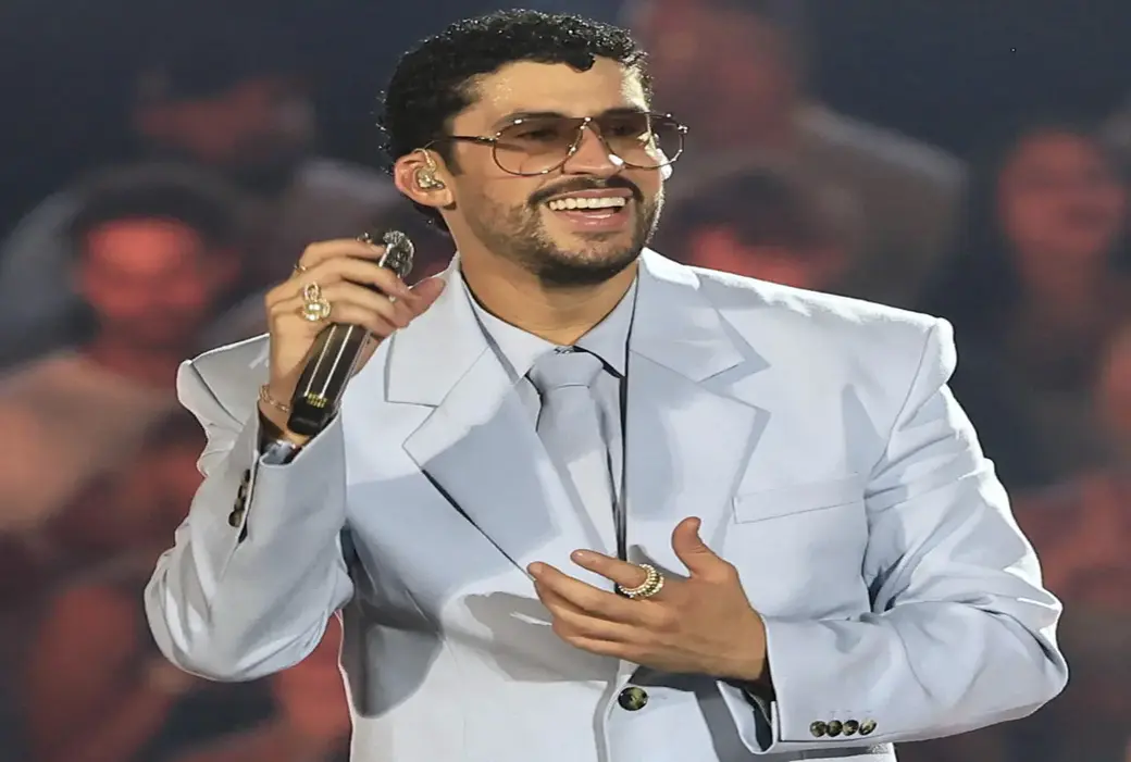 FOTOGRAFÍA. SAN JUAN (PUERTO RICO), 22 DE AGOSTO DE 2026. El cantante puertorriqueño Benito Antonio Martínez Ocasio (Bad Bunny) se presenta durante el primero de los dos conciertos de cierre de su gira internacional 'Debí tirar más fotos' este sábado, en San Juan (Puerto Rico). Efe