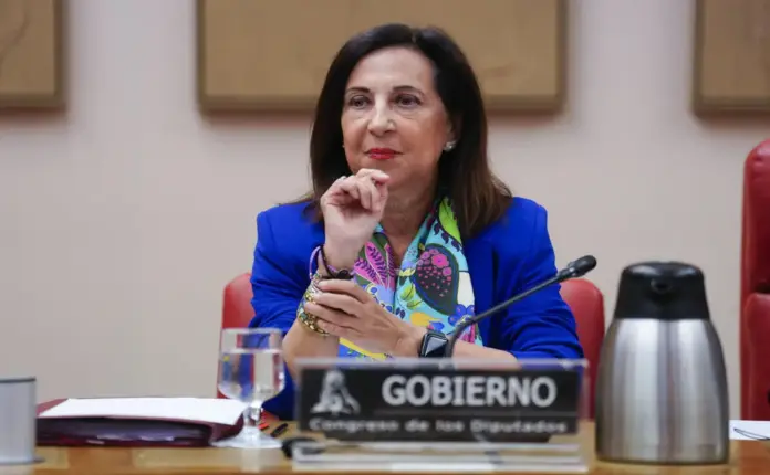 FOTOGRAFÍA. MADRID (ESPAÑA), 25 DE AGOSTO DE 2026. La ministra de Defensa por el Partido Socialista (PSOE), María Margarita Robles Fernández (Margarita Robles), registrada este martes, 25 de agosto de 2026, durante su comparecencia en el Congreso de los Diputados sobre la invasión marroquí de Ceuta los pasado días miércoles 29, jueves 30 y viernes 31 de julio de 2026 con más de 80.000 inmigrantes ilegales, de los que más de 10.000 invasores permanecen en esta Ciudad Autónoma española hasta la fecha, cifra que el Gobierno rechaza y la reduce a la mitad mientras los vecinos afirman que miles de ilegale ocupan los afuerzas de la ciudad y solo regresan a la ciudad para aprovisionarse. Efe