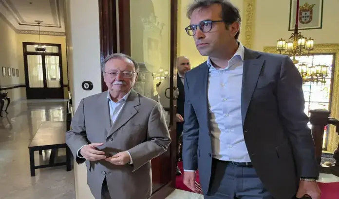 Ceuta El Gobierno declara Situación de Interés para la Seguridad Nacional y constituye un mando único, Carlos Cuerpo Caballero (d) (PSOE), Juan Jesús Vivas (i) (PP) FOTOGRAFÍA. CEUTA (ESPAÑA), 24 DE AGOSTO DE 2026. El vicepresidente primero y ministro de Economía, Comercio y Empresa por el Partido Socialista (PSOE), Carlos Cuerpo Caballero (d); durante su reunión con el presidente del Gobierno en coalición tripartito de la Ciudad Autónoma de Ceuta por el Partido Popular (PP), Juan Jesús Vivas (i). Efe
