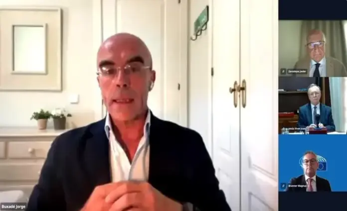 Comisión LIBE UE El ataque en Ceuta es una guerra híbrida contra Europa, invasión CeutaComisión de Libertades Civiles (LIBE) FOTOGRAFÍA. CAPTURA VÍDEO VIDEOCONFERENCIA, BARCELONA (ESPAÑA)/BRUSELAS (BÉLGICA), 06 DE AGOSTO DE 2026. Invasión Ceuta. Comisión LIBE UE: El ataque en Ceuta es una guerra híbrida contra Europa. El jefe de la Delegación de VOX en el Parlamento Europeo y miembro del Grupo Patriots of Europe, Jorge Buxadé Villalba, ha denunciado este miércoles en la reunión extraordinaria de la Comisión de Libertades Civiles (LIBE) que la ofensiva sufrida por Ceuta y Melilla "no es un episodio de inmigración ilegal, sino un acto de guerra híbrida contra Europa".