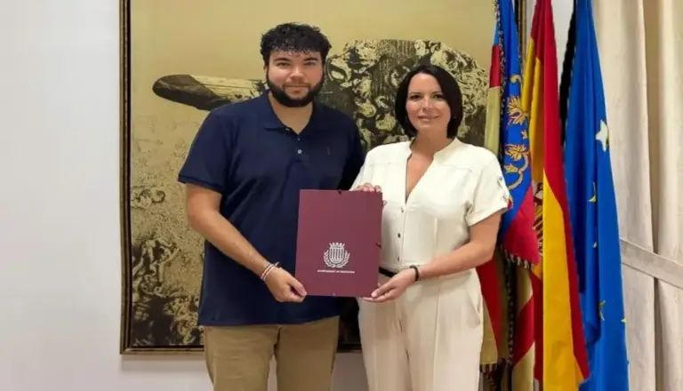 FOTOGRAFÍA. MONCADA (VALENCIA) COMUNIDAD VALENCIANA (ESPAÑA), FACHA RELACIONADA CON EL CONTENIDO: 27 DE AGOSTO DE 2026. La Plataforma Defensa Animal vuelve a llevar al Ayuntamiento de Moncada al Síndic de Greuges por vulneración de derechos fundamentales. La entidad animalista es conocida por su activismo contra las fiestas que usan animales y todas las cuestiones en beneficio de cualquier especie animal o del planeta. Defensa Animal/Lasvocesdelpueblo (Ñ Pueblo)