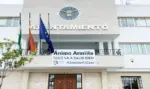 FOTOGRAFÍA. ARMILLA (GRANADA) ANDALUCÍA (ESPAÑA), 14 DE ABRIL DE 2020. Desalojo preventivo de 46 viviendas por Terremotos en Armilla (Granada). En la imagen, el Gobierno municipal del Ayuntamiento de Armilla, en la provincia de Granada (Comunidad Autónoma de Andalucía), recomienda a los vecinos de la ciudad de "quedarse en casa" y que "todo va a salir bien", este martes 14 de abril de 2020, en referencia al rechazo masivo a la condena a prisión hasta nueva orden decretada por el régimen socialcomunista de Pedro Sánchez Pérez-Castejón con la excusa de contagios por coronavirus (COVID 19); medidas absurdas como quienes no pueden salir a pasear con su familia con quien comparte la misma casa sí que podrán ir junto de compra con otros vecinos o puede un padre salir de paseo con su mascota pero nunca con su hijo o también nadie puede salir a hacer deporte ni en espacios abiertos o en gimnasios pero puede usar el transporte público (trenes, buses) o privados (taxis) para desplazamiento urgentes. Lasvocesdelpueblo (Ñ Pueblo)