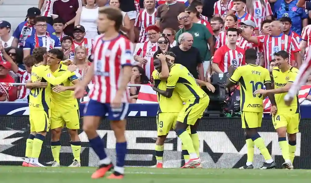 FOTOGRAFÍA. MADRID (ESPAÑA), 23 DE AGOSTO DE 2026. Villarreal's players celebrate after scoring the 1-2 during a LaLiga soccer league game between Atletico de Madrid and Villarreal at Metropolitano Stadium in Madrid, Spain, 23 August 2026. Efe
