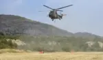 FOTOGRAFÍA. LAS PEÑAS DE RIGLOS (HUESCA) ZARAGOZA (ESPAÑA), 17 DE AGOSTO DE 2026. El incendio de Huesca evoluciona favorablemente, 255.000 hectáreas quemadas en España. En la imagen de este lunes, 17 de agosto, puesto de mando avanzado del incendio de las Peñas de Riglos (Huesca). Efe