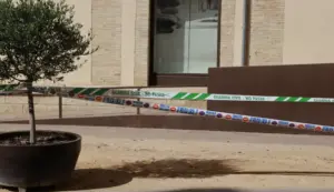 FOTOGRAFÍA. VILLENA (ALICANTE) COMUNIDAD VALENCIANA (ESPAÑA), 28 DE AGOSTO DE 2026, Imagen de la fachada del Museo de Villena acordonado por las fuerzas del orden tras registrar un robo. Efe