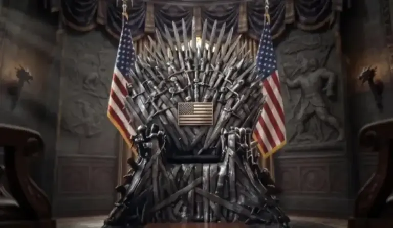 FOTOGRAFÍA. WASHINGTON (ESTADOS UNIDOS DE AMÉRICA, EEUU), 10 DE AGOSTO DE 2026. Escritorio de Trump convertido en el Trono de Hierro en el Despacho Oval. Captura de vídeo de la cuenta de la Casa Blanca en X @WhiteHouse que muestra el escritorio del presidente de Estados Unidos convertido en el Trono de Hierro de la película Juego de Tronos. @WhiteHouse/Efe