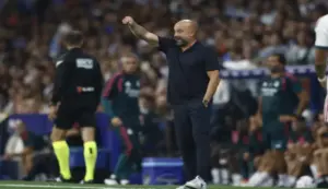 FOTOGRAFÍA. CORNELLÁ DE LLOBREGAT (BARCELONA) ESPAÑA, 22 DE AGOSTO DE 2026. Espanyol: Quedarse con 10 jugadores ante Real Madrid es muerte. El entrenador del Espanyol, José Manuel González Álvarez (Manolo González), durante el partido de La Liga de fútbol que RCD Espanyol y Real Madrid disputan este sábado en el RCDE Stadium, en Barcelona. Efe