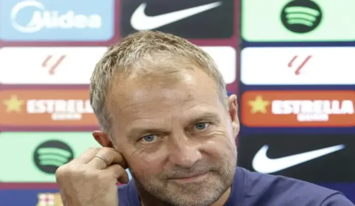 Flick Deco está trabajando para ver si podemos fortalecer el Barça FOTOGRAFÍA. SANT JOAN DESPÍ (BARCELONA) ESPAÑA, 30 DE AGOSTO DE 2026. El entrenador del FC Barcelona, Hans-Dieter Flick (Hansi Flick), da una rueda de prensa tras dirigir un entrenamiento en las instalaciones del club en Sant Joan Despi, en Barcelona, este domingo, en la víspera de su partido de LaLiga EA Sports contra el Rayo Vallecano. Efe