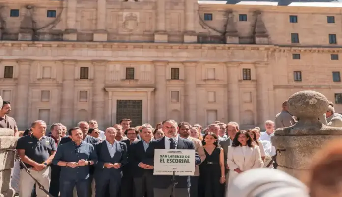 Abascal, VOX FOTOGRAFÍA. REAL MONASTERIO DE SAN LORENZO DE EL ESCORIAL (MADRID) ESPAÑA, 31 DE AGOSTO DE 2026. El presidente de VOX y de Patriots of Europe, Santiago Abascal Conde, ha presidido este lunes la reunión del Comité Ejecutivo Nacional de VOX, a la que asisten también los vicepresidentes y consejeros de VOX en los gobiernos autonómicos; los portavoces nacionales y regionales y los miembros del Comité de Acción Política, con la invasión marroquí de Ceuta (España) desde hace un mes con más de 80.000 inmigrantes ilegales como uno de los puntos del orden del día de la macroreunión del inicio de curso político de VOX, en el Real Monasterio de San Lorenzo de El Escorial (Comunidad de Madrid) España. Lasvocesdelpueblo (Ñ Pueblo)