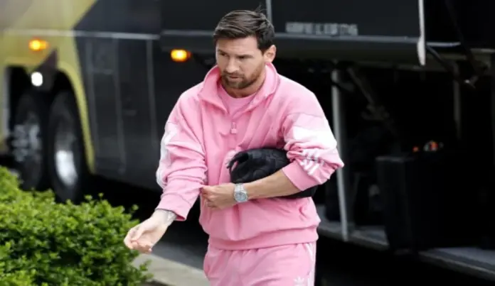 FOTOGRAFÍA. MIAMI (ESTADOS UNIDOS DE AMÉRICA), 04 DE AGOSTO DE 2026. El entrenador del Inter Miami, Guillermo Hoyos, aseguró este martes que las breves vacaciones que Lionel Andrés Messi Cuccittini (Leo Messi) disfrutó después del Mundial fueron buenas para que el jugador se liberara mentalmente, pero no desveló si el astro argentino regresará mañana a la titularidad en el estreno en la Leagues Cup. Efe