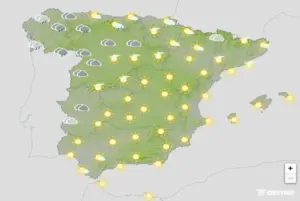 FOTOGRAFÍA. BARCELONA (CATALUÑA) ESPAÑA, 25 DE AGOSTO DE 2026. Martes, chubascos en Asturias y Galicia y descenso de temperaturas en el Cantábrico oriental. Infograma de la Agencia Estatal de Meteorología (Aemet) sobre las previsiones meteorológicas para este martes 25 de agosto de 2026 en toda España. Lasvocesdelpueblo (Ñ Pueblo).