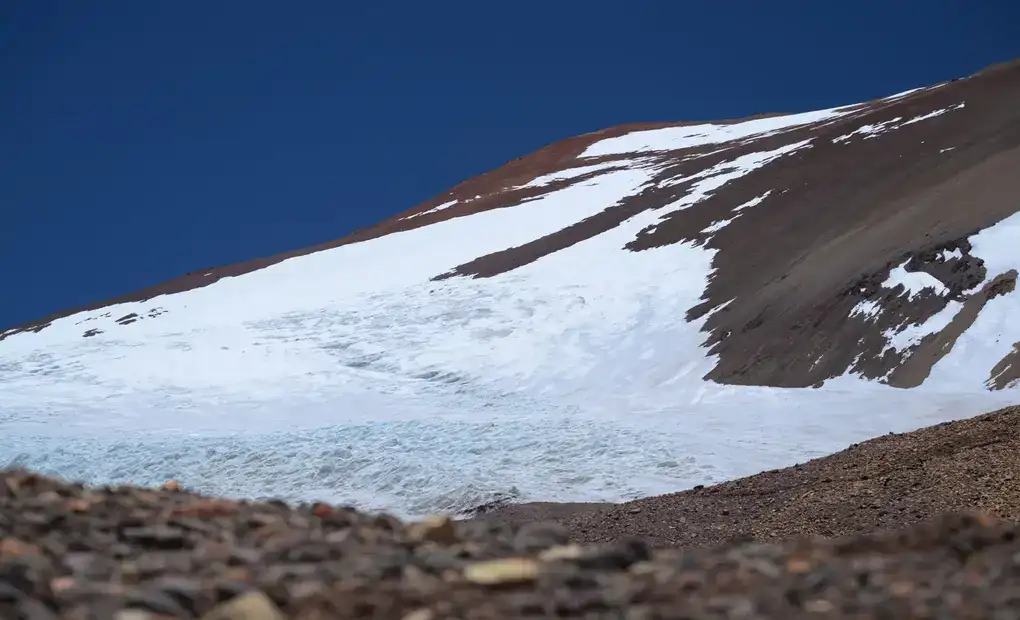 FOTOGRAFÍA. SAN JUAN (REPÚBLICA DE ARGENTINA), 29 DE AGOSTO DE 2026. Detalle de una imagen que muestra un glaciar en San Juan (Argentina). Greenpeace/Efe