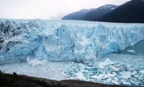 FOTOGRAFÍA. SAN JUAN (REPÚBLICA DE ARGENTINA), 29 DE AGOSTO DE 2026. Detalle de una imagen que muestra un glaciar en San Juan (Argentina). Greenpeace/Efe