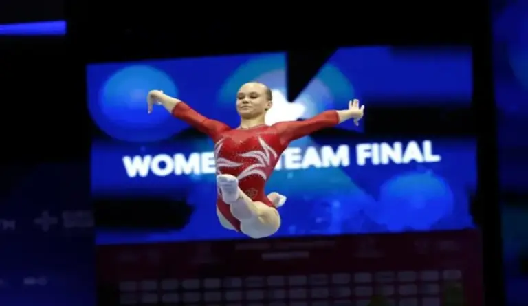 FOTOGRAFÍA. ZAGREB (CROACIA), 16 DE AGOSTO DE 2026. Rusia, campeona de Europa de gimnasia artística femenina. La rusa Angelina Melnikova en acción durante la final por equipos de los Europeos de gimnasia artística de Zagreb. Efe