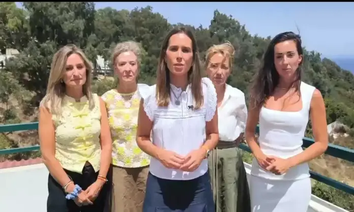 FOTOGRAFÍA. CEUTA (ESPAÑA), 03 DE AGOSTO DE 2026. Ainhoa denuncia que miles de familias de Ceuta viven atemorizadas. La portavoz nacional de Familia de VOX, Ainhoa García Flórez, durante una visita a la todavía invadida Ceuta. Lasvocesdelpueblo (Ñ Pueblo)