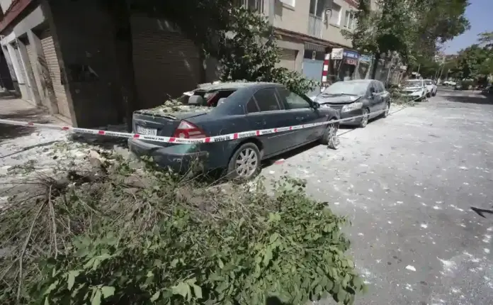 Terremotos Granada Avalancha de solicitudes de indemnización ante el CCS FOTOGRAFÍA. GRANADA (ANDALUCÍA) ESPAÑA, 18 DE AGOSTO DE 2026. Terremotos Granada: Avalancha de solicitudes de indemnización ante el CCS. Detalle de una imagen que muestra los daños registrados tras la serie de terremotos este martes en Granada, Comunidad Autónoma de Andalucía, en España. Efe