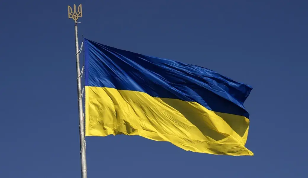 FOTOGRAFÍA. KIEV (UCRANIA), 23 DE AGOSTO DE 2026. Ucrania celebró este domingo el Día de la Bandera -en medio de la guerra y los continuos ataques rusos- en una ceremonia presidida por el presidente Volodímir Zelenski y a la que asistieron también líderes de los países bálticos y nórdicos. Efe