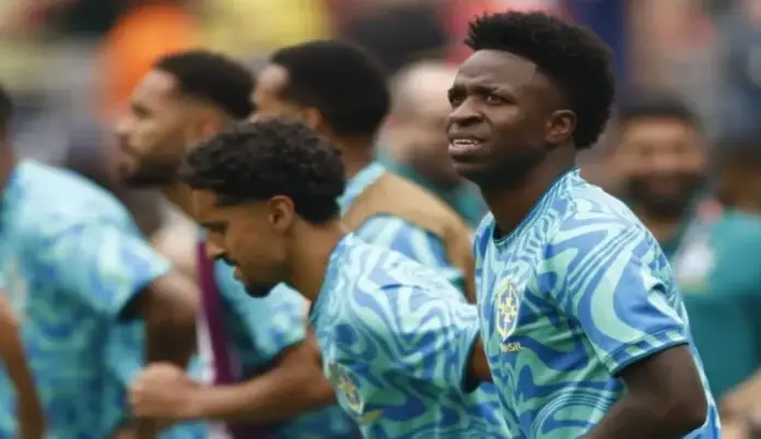 Vinícius Mourinho quiere que yo sea como siempre he sido, Brasil, Brasil-Noruega FOTOGRAFÍA. NUEVA JERSEY (ESTADOS UNIDOS DE AMÉRICA EEUU), 05 DE JULIO DE 2026. Vinícius: Mourinho quiere que yo sea como siempre he sido. Brasil desperdicia un sinfín de ocasiones y se rinde ante Noruega 1-2. Vinícius José Paixão de Oliveira Júnior "Vinícius Jr." o "Vini Jr.", delantero brasileño del Real Madrid, registrado durante el calentamiento del partido Brasil-Noruega para los Octavos de final del Mundial de Estados Unidos, México y Canadá, en el estadio Metlife. Efe