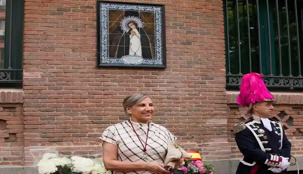FOTOGRAFÍA. MADRID (ESPAÑA), 15 DE AGOSTO DE 2026. La portavoz de VOX en el Ayuntamiento de Madrid, Arantzazu Purificación Cabello López (Arantxa Cabello), participa en el acto de ofrenda a la Virgen de la Paloma, advocación mariana de Madrid que sin ser la patrona oficial de la capital de España, tradicionalmente se la considera Patrona popular de los madrileños.