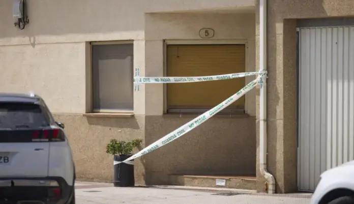 Tauste, Zaragoza FOTOGRAFÍA. TAUSTE (ZARAGOZA) ARAGÓN (ESPAÑA), 10 DE AGOSTO DE 2026. Detenida una de las hijas del matrimonio Javier Sánchez y Esther Latorre asesinados en Tauste. El exsecretario de la Unión de Agricultores y Ganaderos de Aragón (UAGA Aragón), Javier Sánchez, y su mujer han sido hallados muertos, con signos de violencia, en el interior de su domicilio de Tauste (Zaragoza). Efe