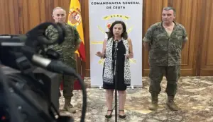 FOTOGRAFÍA. CEUTA (ESPAÑA), 12 DE AGOSTO DE 2026. Robles a Marruecos: Cualquier agresión a Ceuta y Melilla que son españolísimas y no se las toca es una agresión a España entera. La ministra de Defensa, María Margarita Robles Fernández (Margarita Robles), realiza declaraciones este miércoles en Ceuta donde visitará a las tropas dependientes del Mando Operativo Terrestre desplegadas y mantendrá un encuentro con el presidente de la ciudad autónoma, Juan Jesús Vivas.. Efe