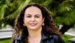 FOTOGRAFÍA. ALMUÑÉCAR (GRANADA) ESPAÑA, 10 DE AGOSTO DE 2026. La vicecoordinadora de VOX Almuñécar, Marta Nogueras, ha denunciado la "falta de previsión e improvisación" del equipo de gobierno del Partido Popular (PP) con la seguridad de la Feria de la Virgen de la Antigua, que comenzó ayer, ya que el contrato con la empresa que prestaba el servicio concluyó hace meses y el Ayuntamiento no realizó una nueva licitación. Lasvocesdelpueblo (Ñ Pueblo)