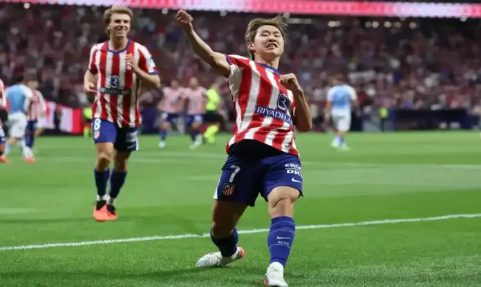 Atlético de Madrid, Málaga, primera jornada de la liga FOTOGRAFÍA. MADRID (ESPAÑA), 19 DE AGOSTO DE 2026. El Atlético de Madrid inicia la liga con victoria ante el Málaga 2-0. El delantero coreano del Atlético de Madrid Kang-In Lee (d) celebra su gol durante el partido de la primera jornada de LaLiga que Atlético de Madrid y Málaga CF disputan este miércoles en el estadio Metropolitano. Efe