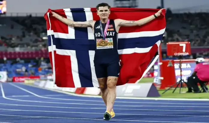Atletismo, Birmingham FOTOGRAFÍA. BIRMINGHAM)REINO UNIDO), 10 DE AGOSTO DE 2026. Jakob Ingebrigtsen campeón de Europa en los 5.000 metros. El noruego Jakob Ingebrigtsen celebra su victoria en la carrera de 5.000 metros de los Europeos de atletismo de Birmingham (Reino Unido). Efe