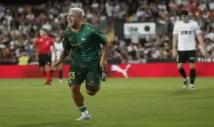 FOTOGRAFÍA. VALENCIA (COMUNIDAD VALENCIANA) ESPAÑA, 25 DE AGOSTO DE 2026. El delantero del Real Betis Pablo García Fernández celebra su gol durante el partido de la primera jornada de LaLiga que Valencia CF y Real Betis disputan este martes en Mestalla. Efe