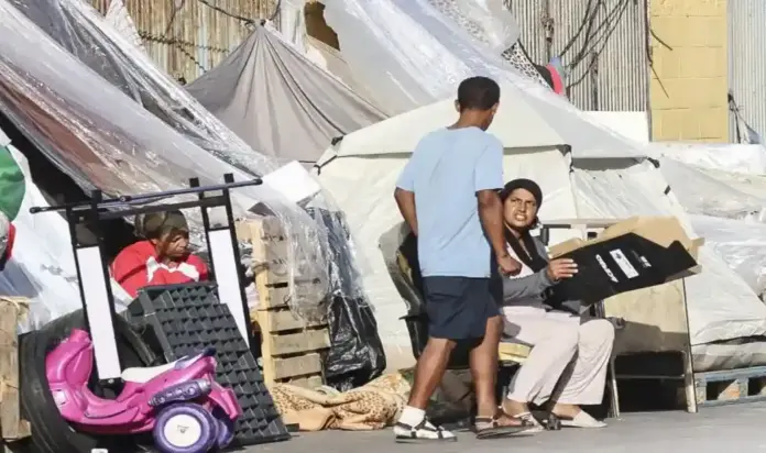 Ceuta, invasión Ceuta FOTOGRAFÍA. CEUTA (ESPAÑA), 01 DE SEPTIEMBRE DE 2026. Asentamiento ilegale, tras la invasión marroquí de la Ciudad Autónoma española de Ceuta con más de 80.000 invasores marroquíes, de inmigrantes ilegales marroquíes en las inmediaciones de las naves del Tarajal (Ceuta) España, en la frontera con Castillejos (Marruecos). Efe