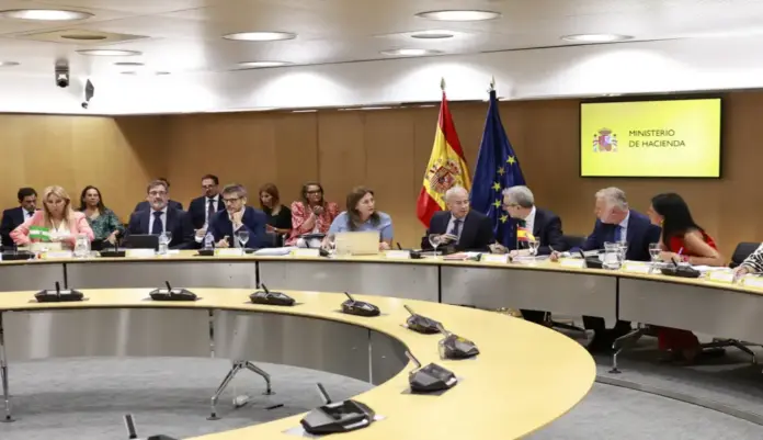 FOTOGRAFÍA. MADRID (ESPAÑA), 04 DE SEPTIEMBRE DE 2026. El ministro de Hacienda del Gobierno de Pedro Sánchez Pérez-Castejón, Arcadi España, momentos antes del inicio del Consejo de Política Fiscal y Financiera que se celebra, este viernes, en Madrid. Efe