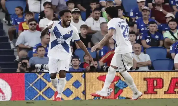 Getafe, Deportivo de La Coruña FOTOGRAFÍA. MADRID (ESPAÑA), 13 DE SEPTIEMBRE DE 2026. El delantero gabonés del Deportivo Pierre-Emerick Aubameyang (i) celebra su gol en Getafe. Efe
