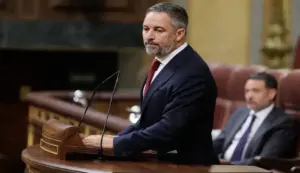 FOTOGRAFÍA. MADRID (ESPAÑA), 03 DE SEPTIEMBRE DE 2026. El presidente de VOX, Santiago Abascal Conde, registrado durante su intervención en la comparecencia del presidente del Gobierno de España y secretario general del Partido Socialista (PSOE), Pedro Sánchez Pérez-Castejón, sobre la invasión marroquí de Ceuta. Lasvocesdelpueblo (Ñ Pueblo)