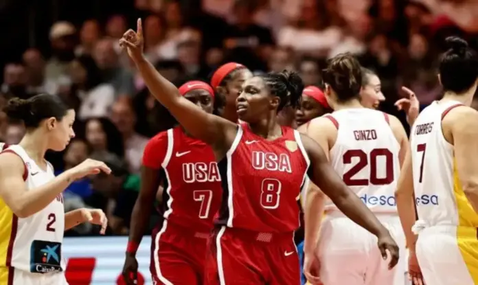 FOTOGRAFÍA. BERLÍN (ALEMANIA), 12 DE SEPTIEMBRE DE 2026. La estadounidense Chelsea Gray durante la semifinal del mundial de baloncesto de Berlín. Efe